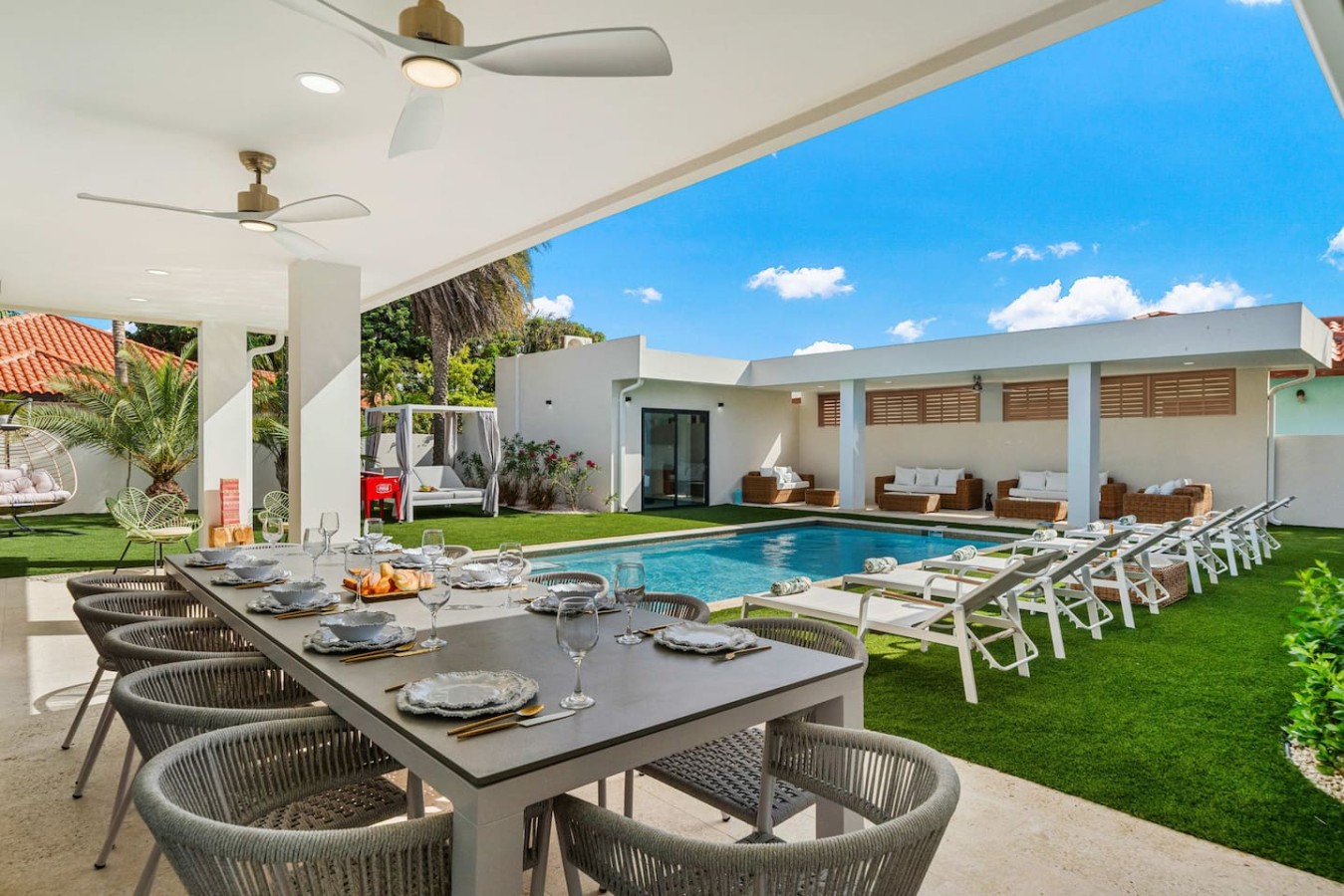 Create unforgettable memories while dining poolside, surrounded by lush greenery, fresh air, and beautiful sunny skies.