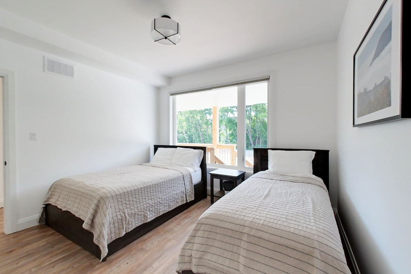 7 bdrm Blue Mountain Luxury Chalet/6.5 bath/HotTub | Photo 12