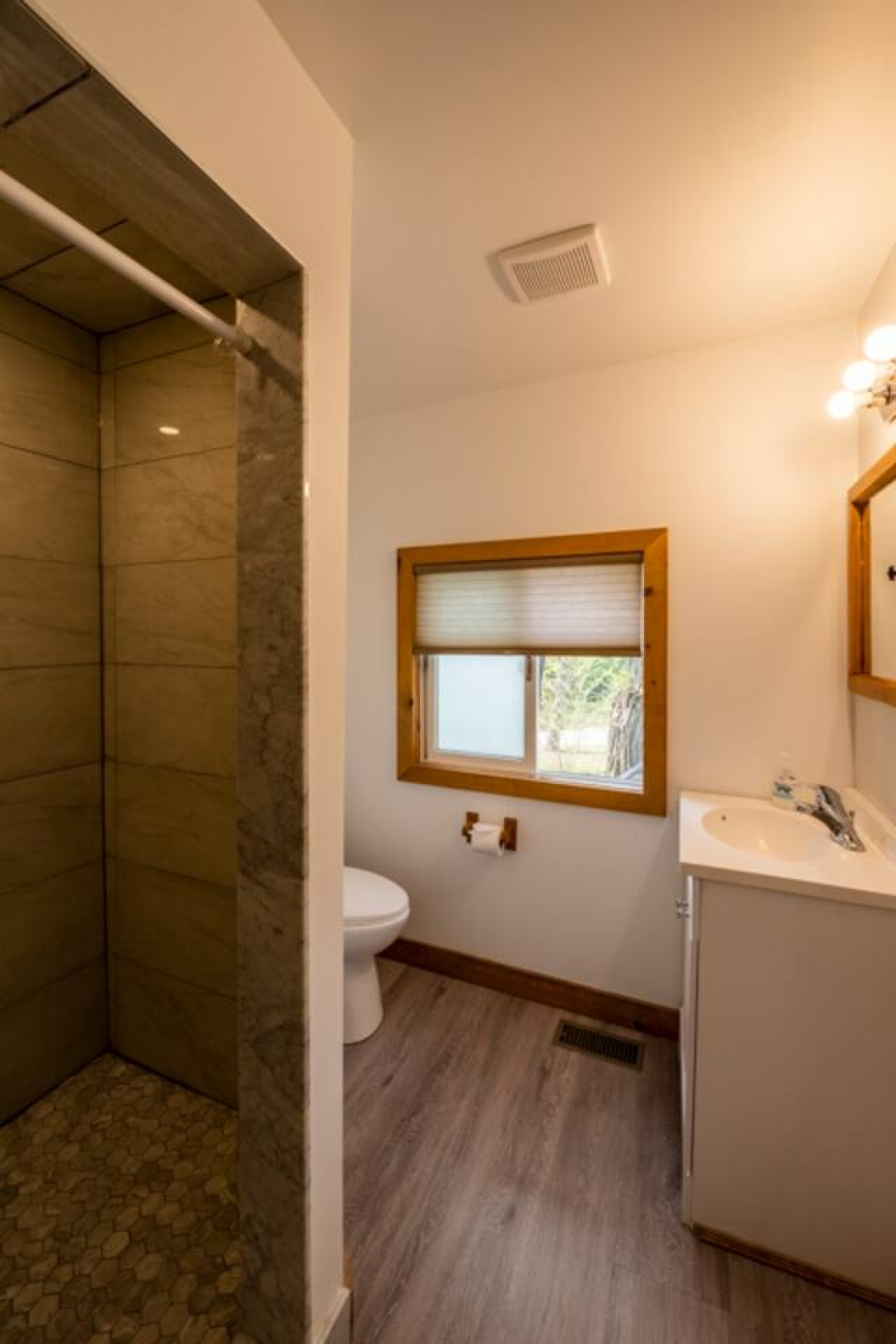 Unique Very Private Cottage, Private Beach Access, BBQ,HT | Photo 22