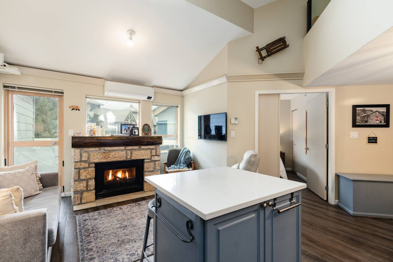 Heart of the Village - Luxury 1 Bedroom + loft | Photo 7