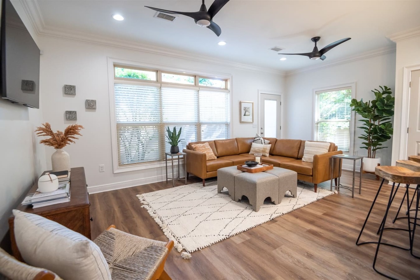 Modern Lux on Debardeleben by 360 Destinations