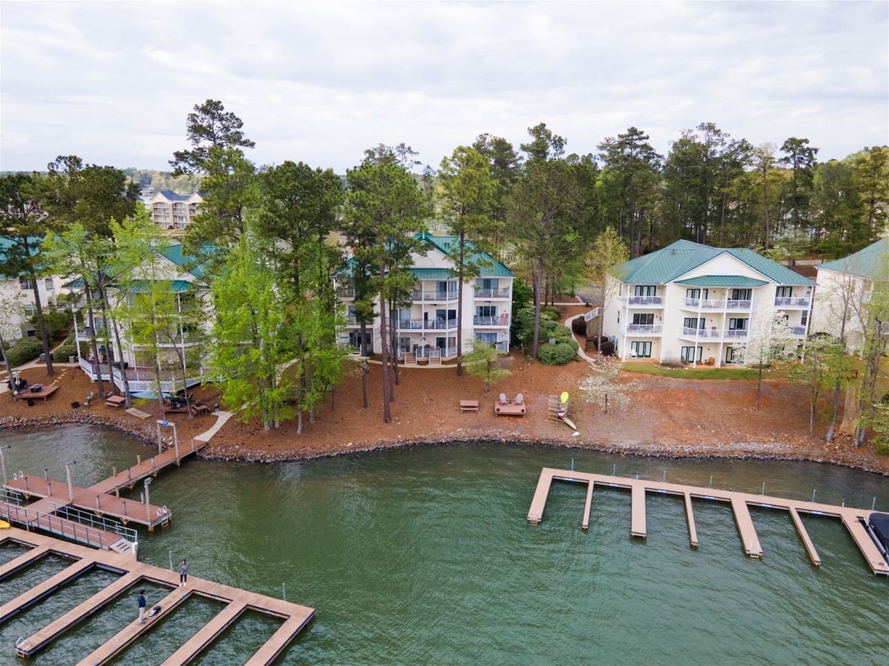 A Little Peace of Lake Martin by 360 Destinations
