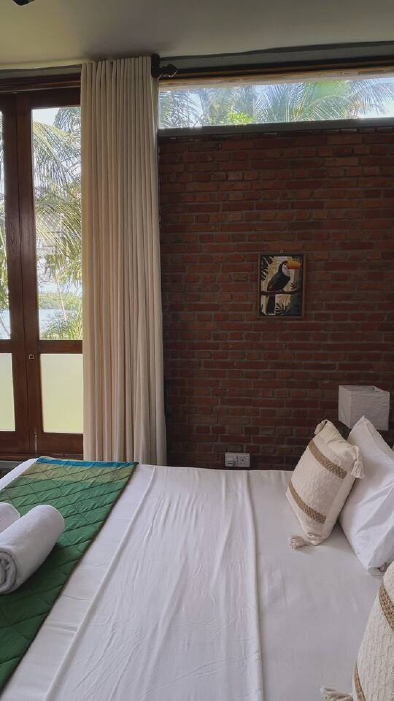 Chic Poolside Room on the Lake - Photo 2