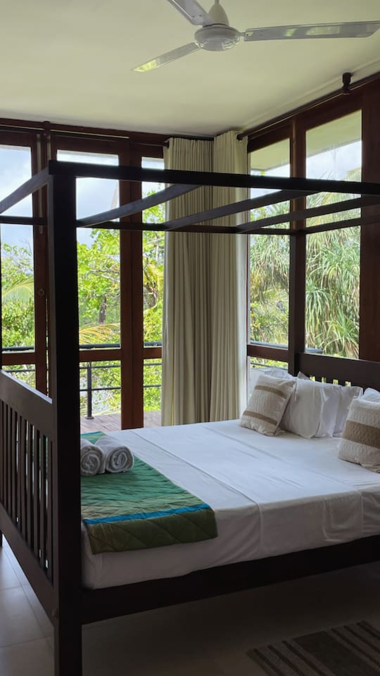 Lakeside Suite, Walk to Beach