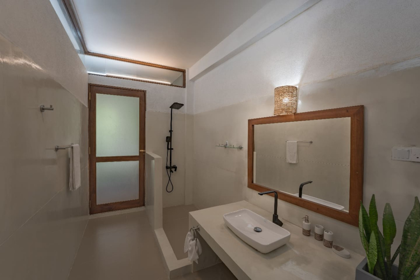 Ko Lake Suite r1 - Photo 2