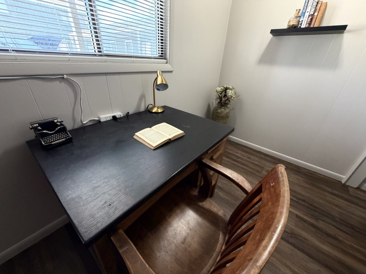 The Writer's Room — themed room at The Cedar