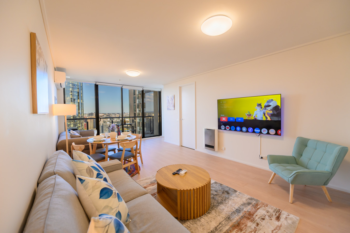Spacious Southbank 1BR near Crown & Yarra • Pool, Gym & Tennis Court • Sleeps 4