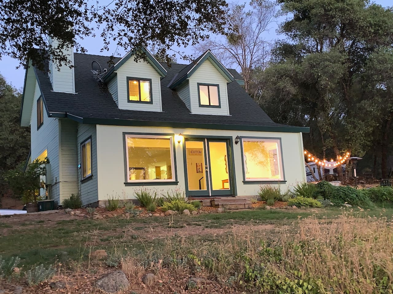 Sunset Cottage near Yosemite — view 3