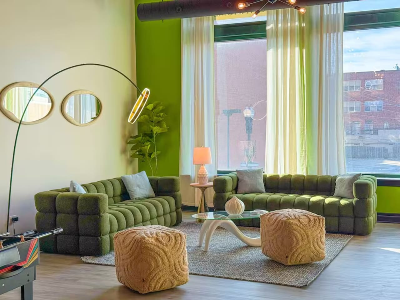 Spacious 6BR Unit Near McCormick & Lakefront