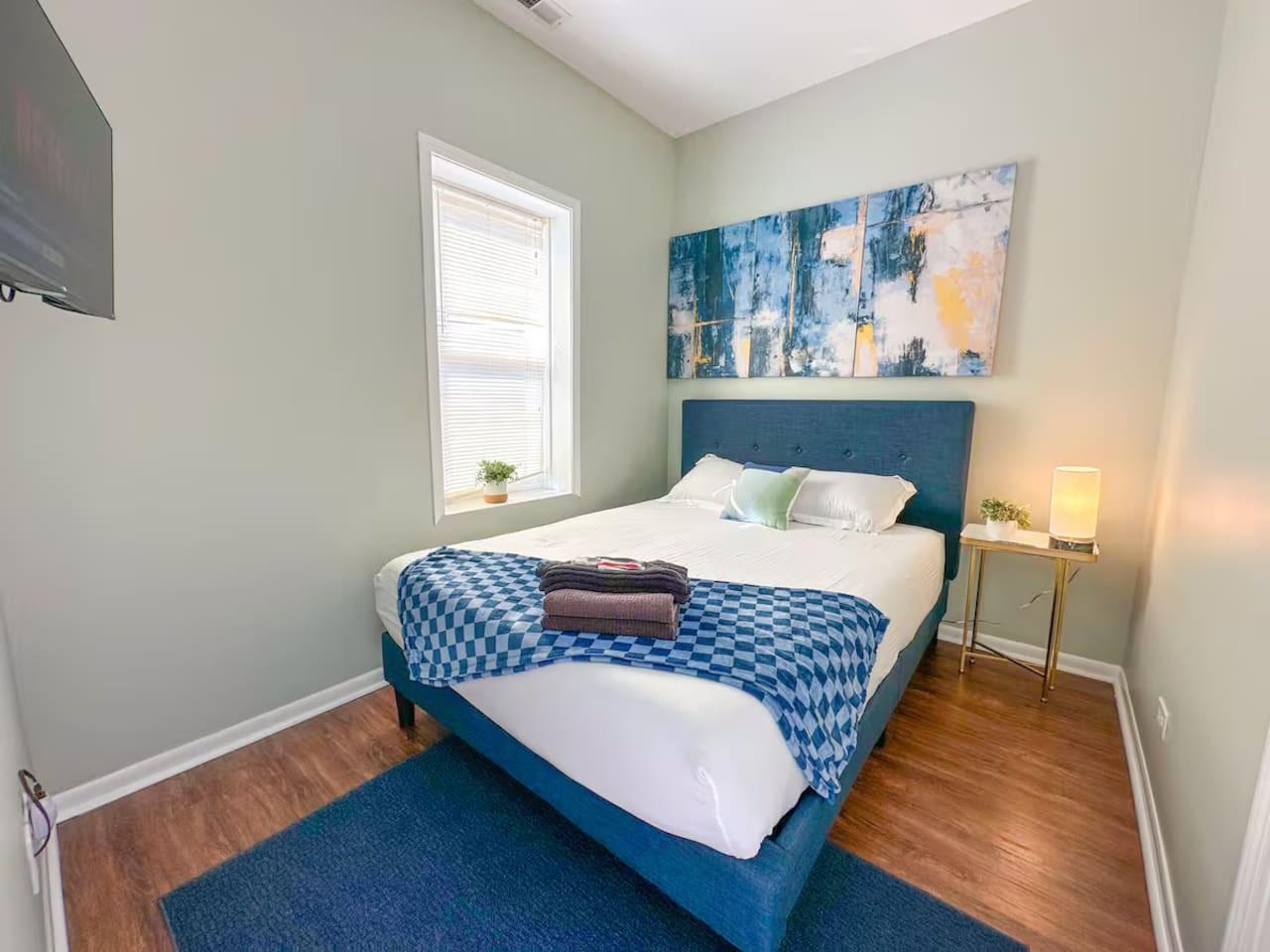 Spacious 2BR Family Chicago Oasis in Irving Park
