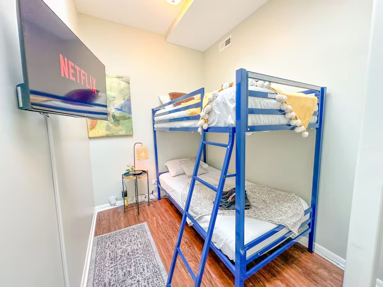 Spacious 2BR Family Chicago Oasis in Irving Park