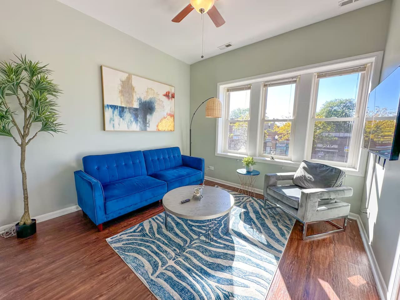 Spacious 2BR Family Chicago Oasis in Irving Park