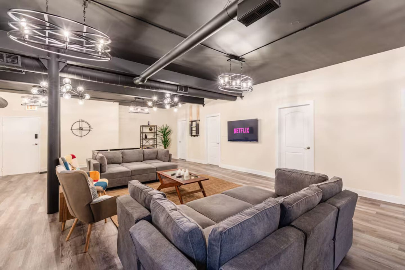 Chicago 4BR Hideaway * Close to Downtown & Museums