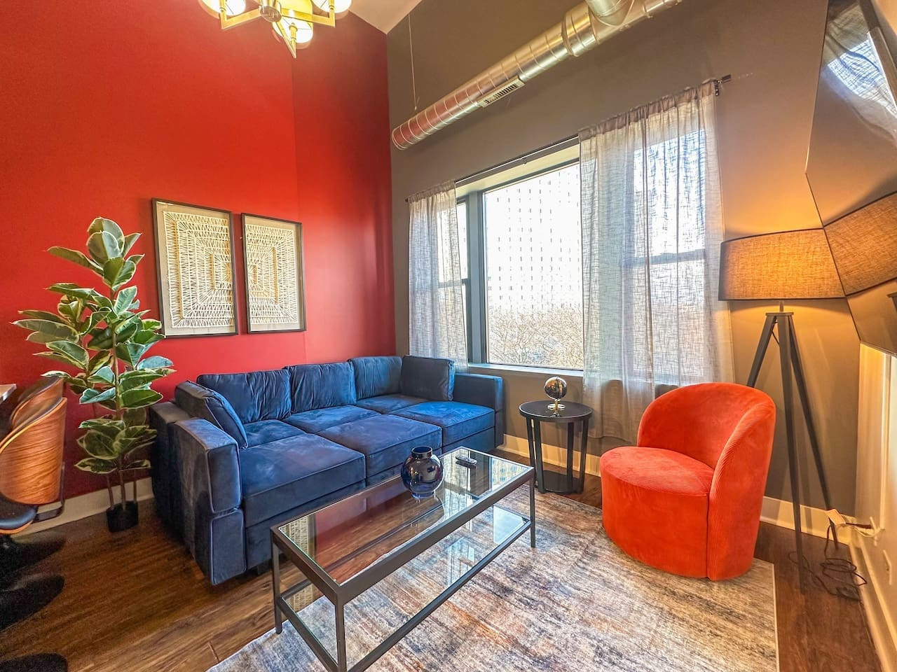 Cozy 3BR Modern Unit Smoke Ok | Near McCormick
