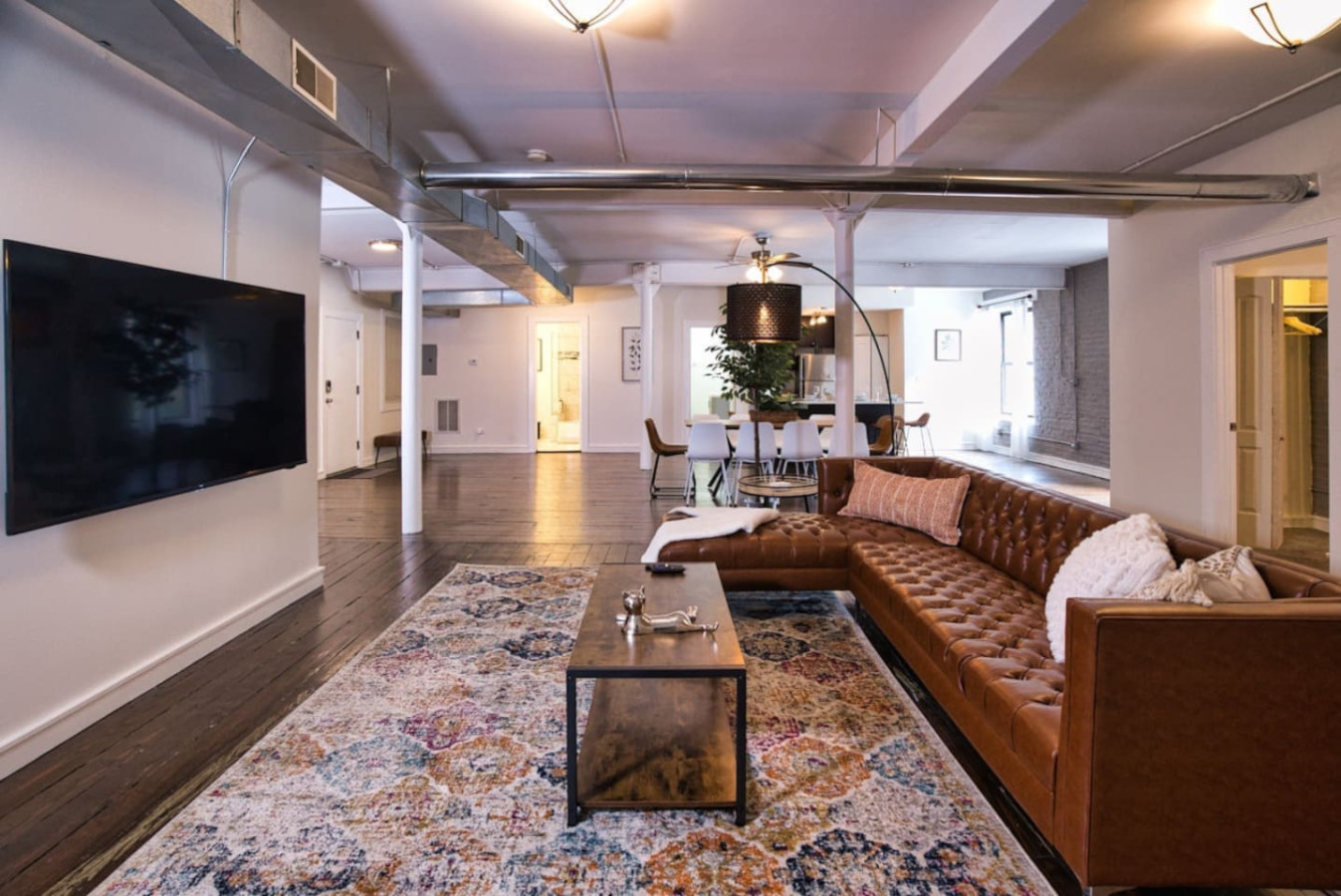 Huge 4BR Near McCormick w/ Pool Table * Sleeps 11