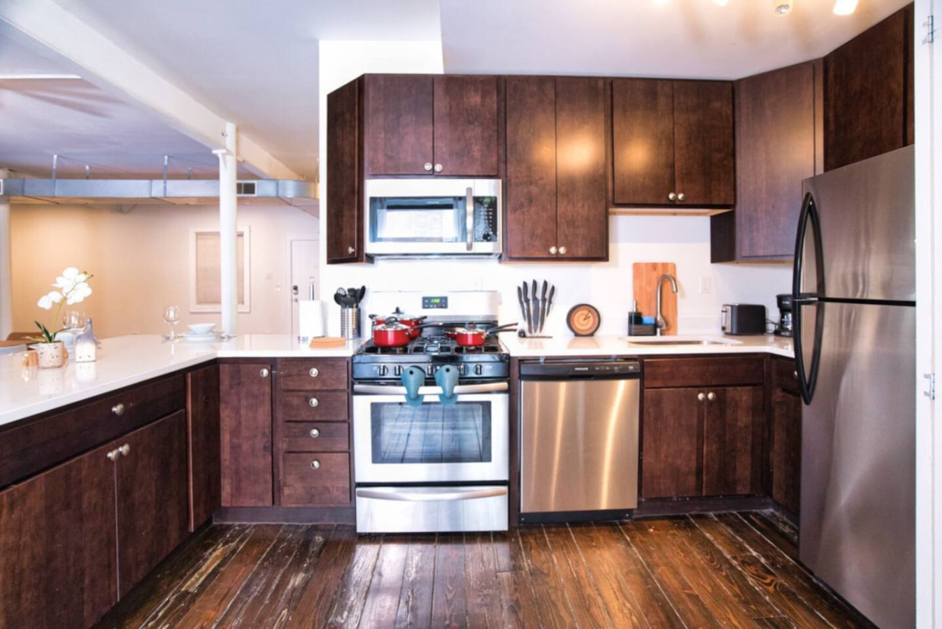 Huge 4BR Near McCormick w/ Pool Table * Sleeps 11