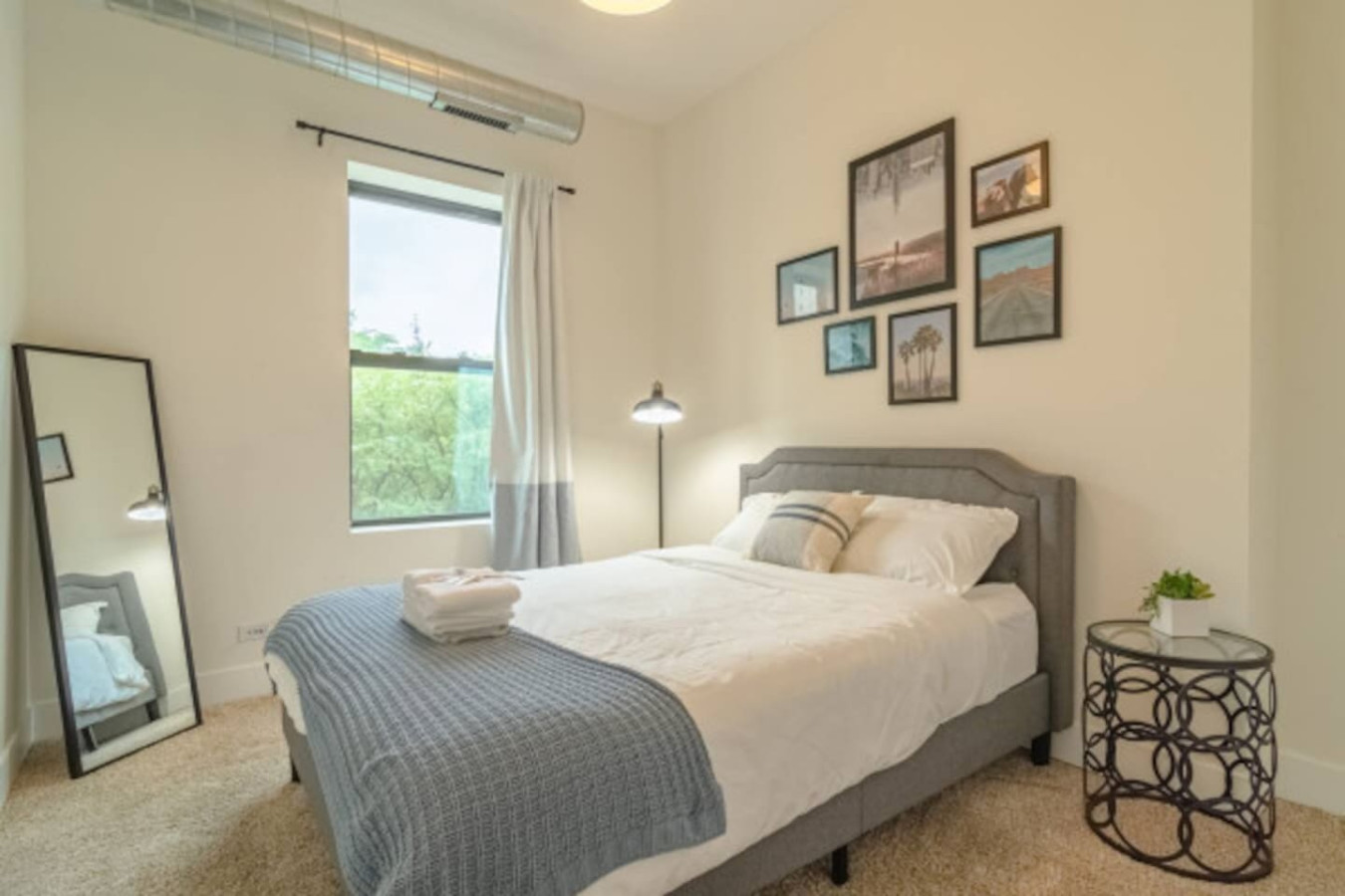 Stylish friendly 3BR Suite | Near McCormick