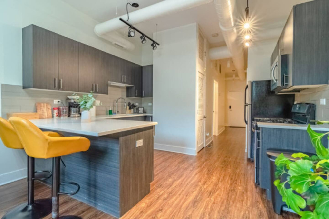 Stylish friendly 3BR Suite | Near McCormick