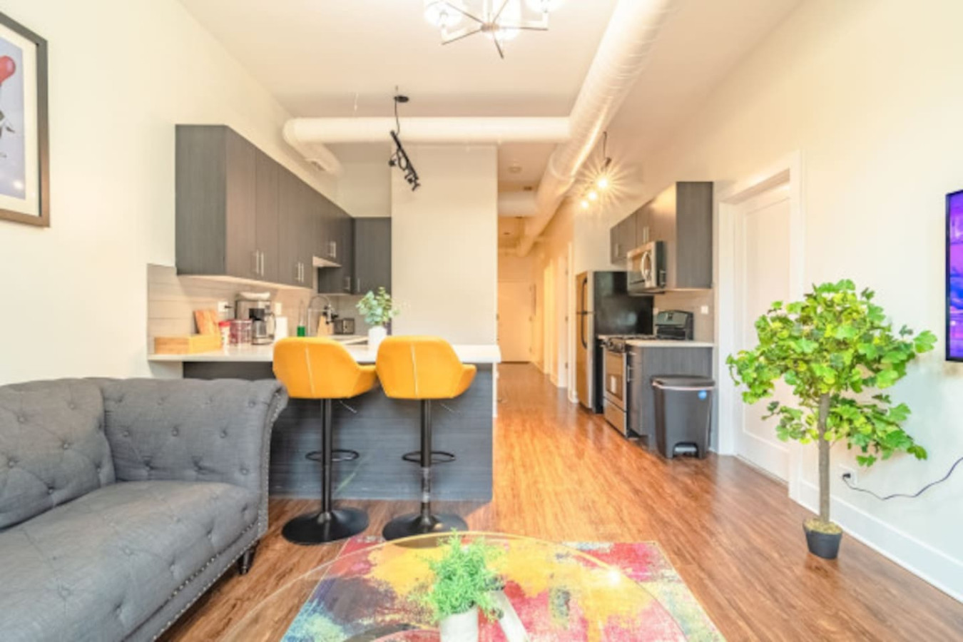 Stylish friendly 3BR Suite | Near McCormick