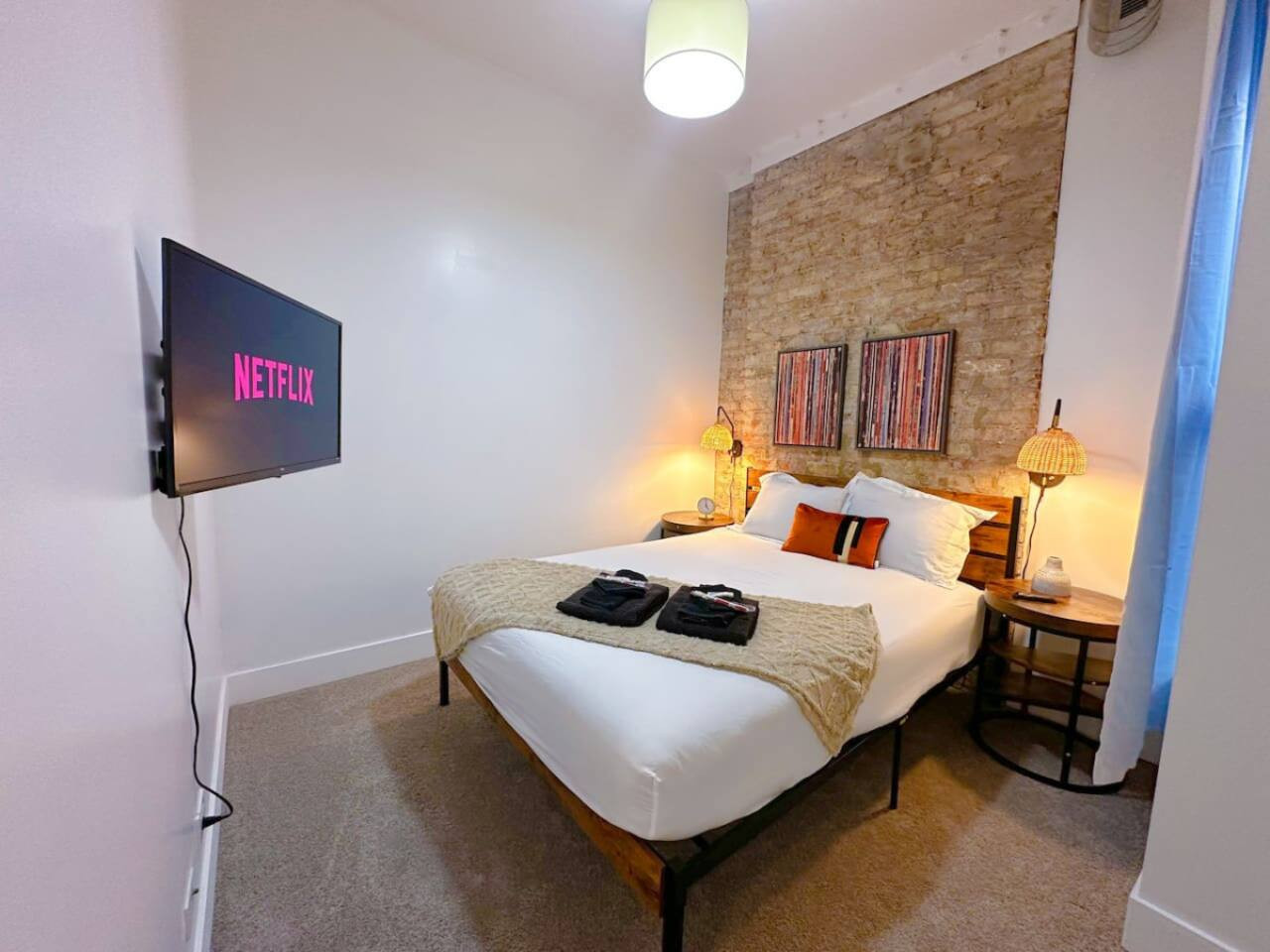 McCormick 3BR 2BA w/ Optional Parking | State st