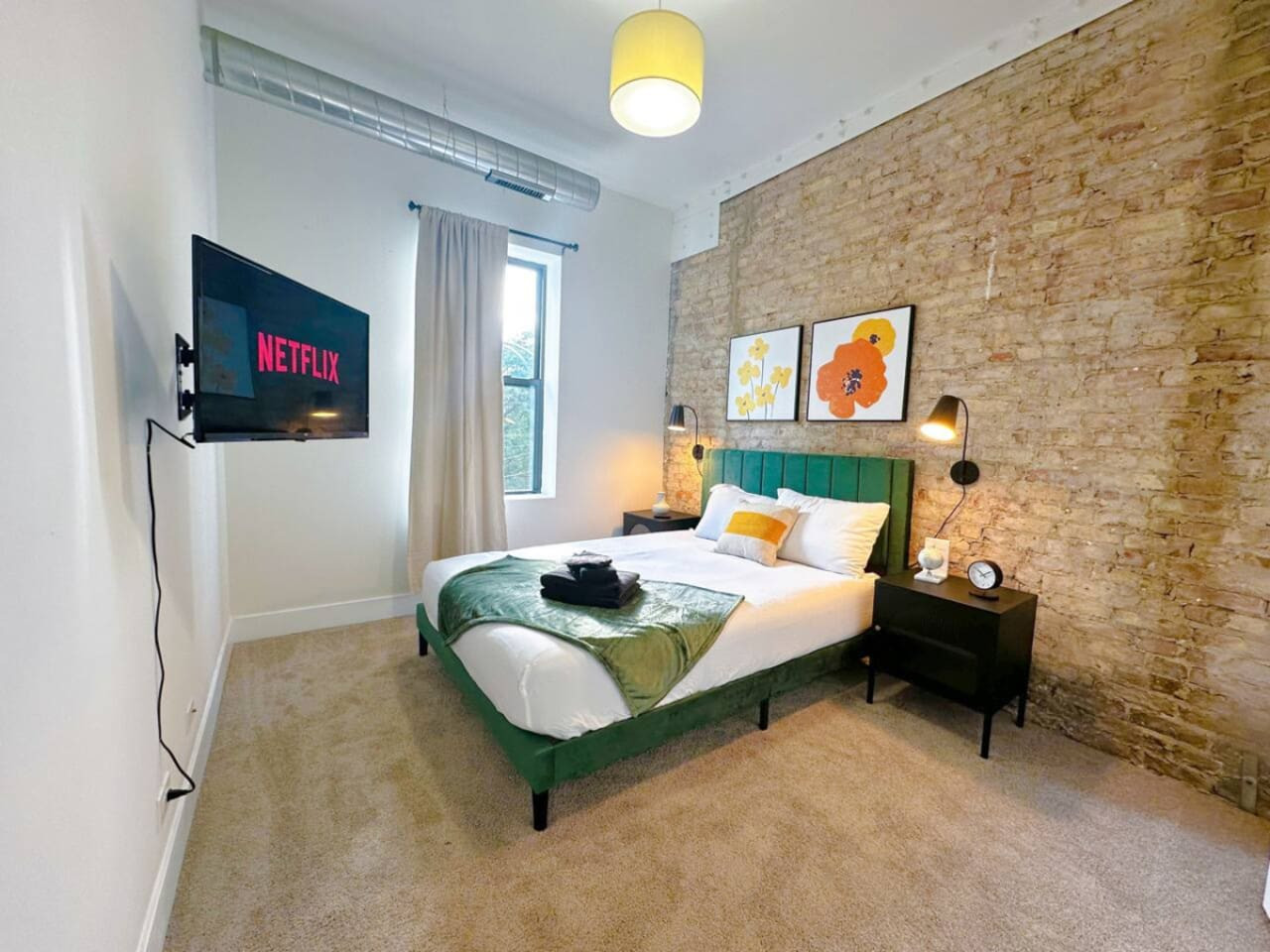 McCormick 3BR 2BA w/ Optional Parking | State st