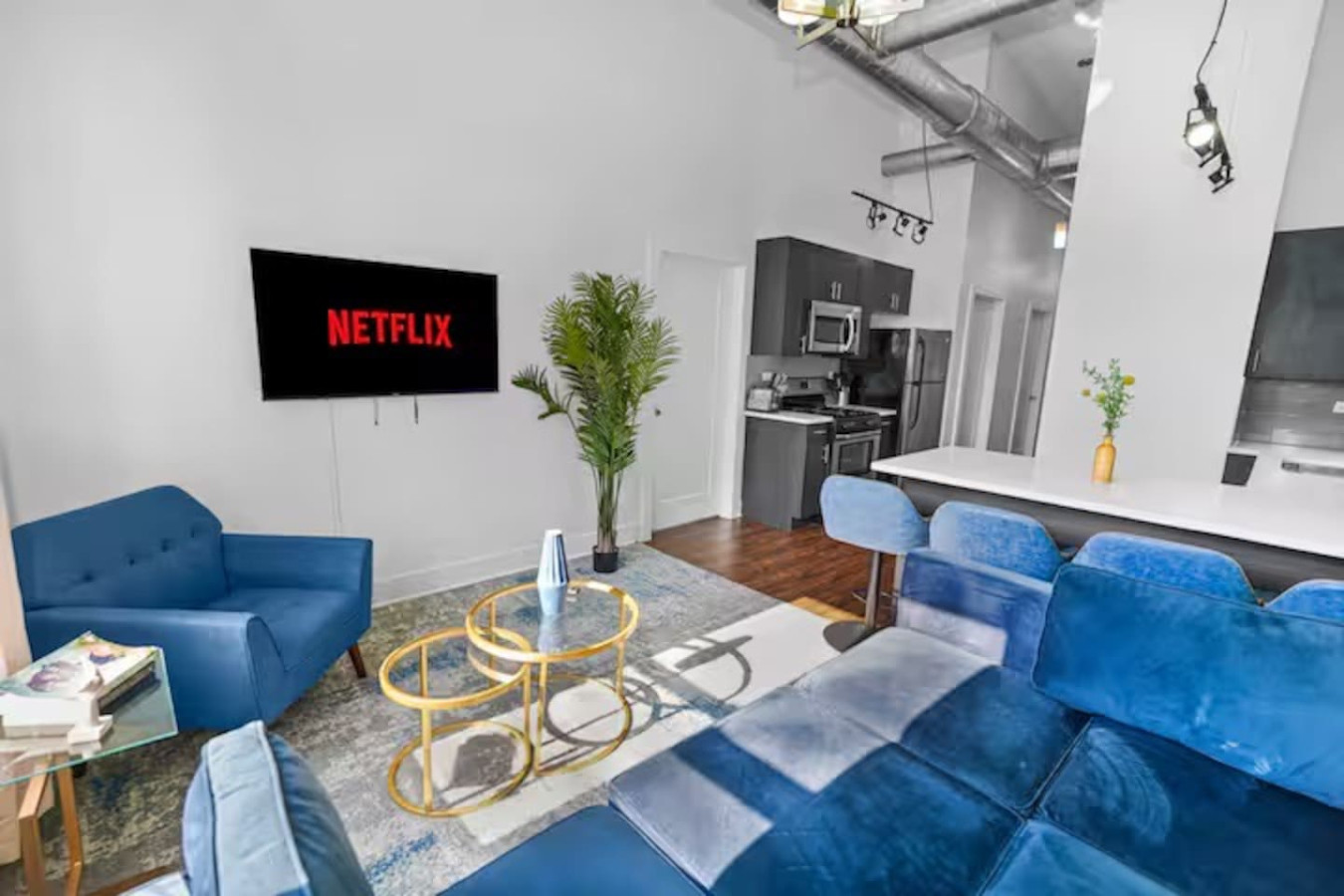 Modern 3BR | Near McCormick Lakefront | Smoke Ok