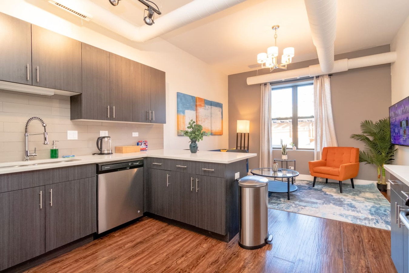 Modern 3BR Smoke Ok Near McCormick & Soldier Field