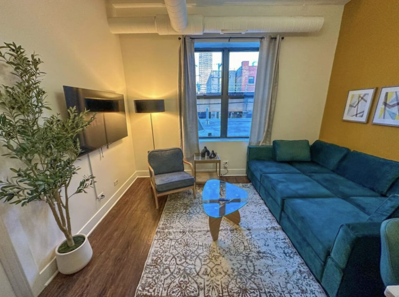 Spacious 3BR Smoke Ok South Loop *Near McCormick