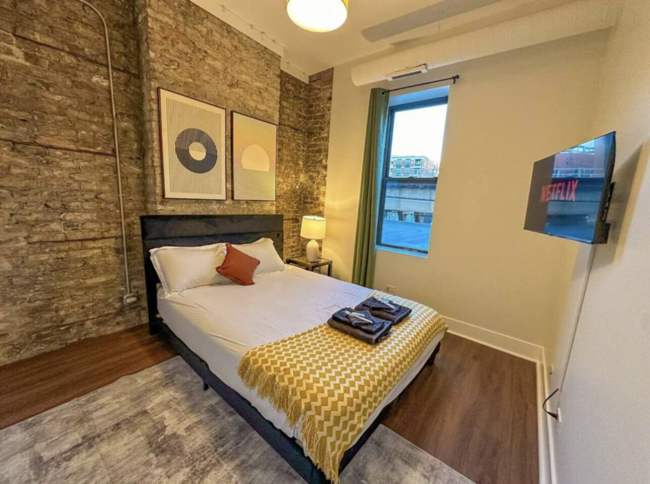 Spacious 3BR Smoke Ok South Loop *Near McCormick