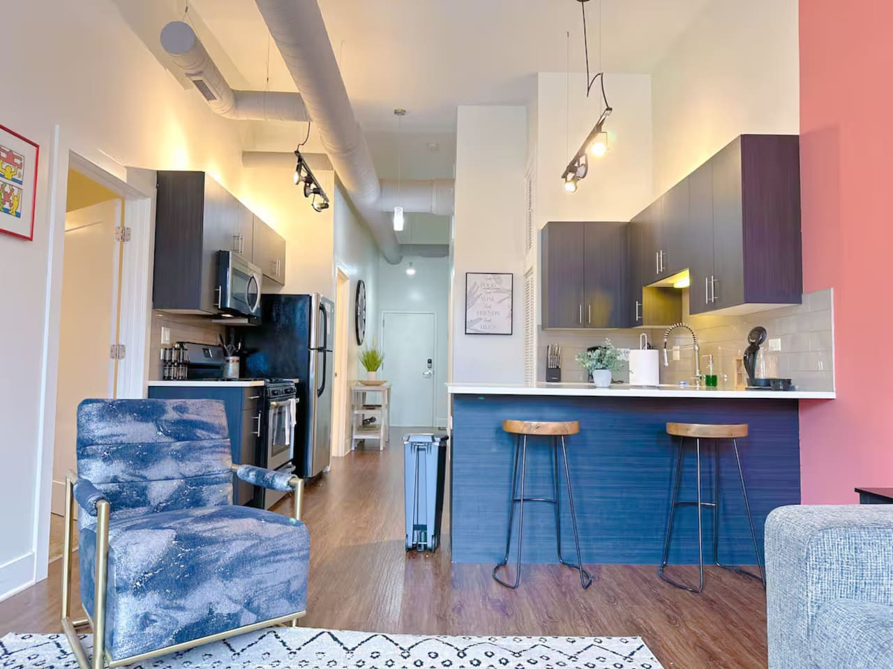 Smoke Ok 2BR Chicago Retreat | Near McCormick
