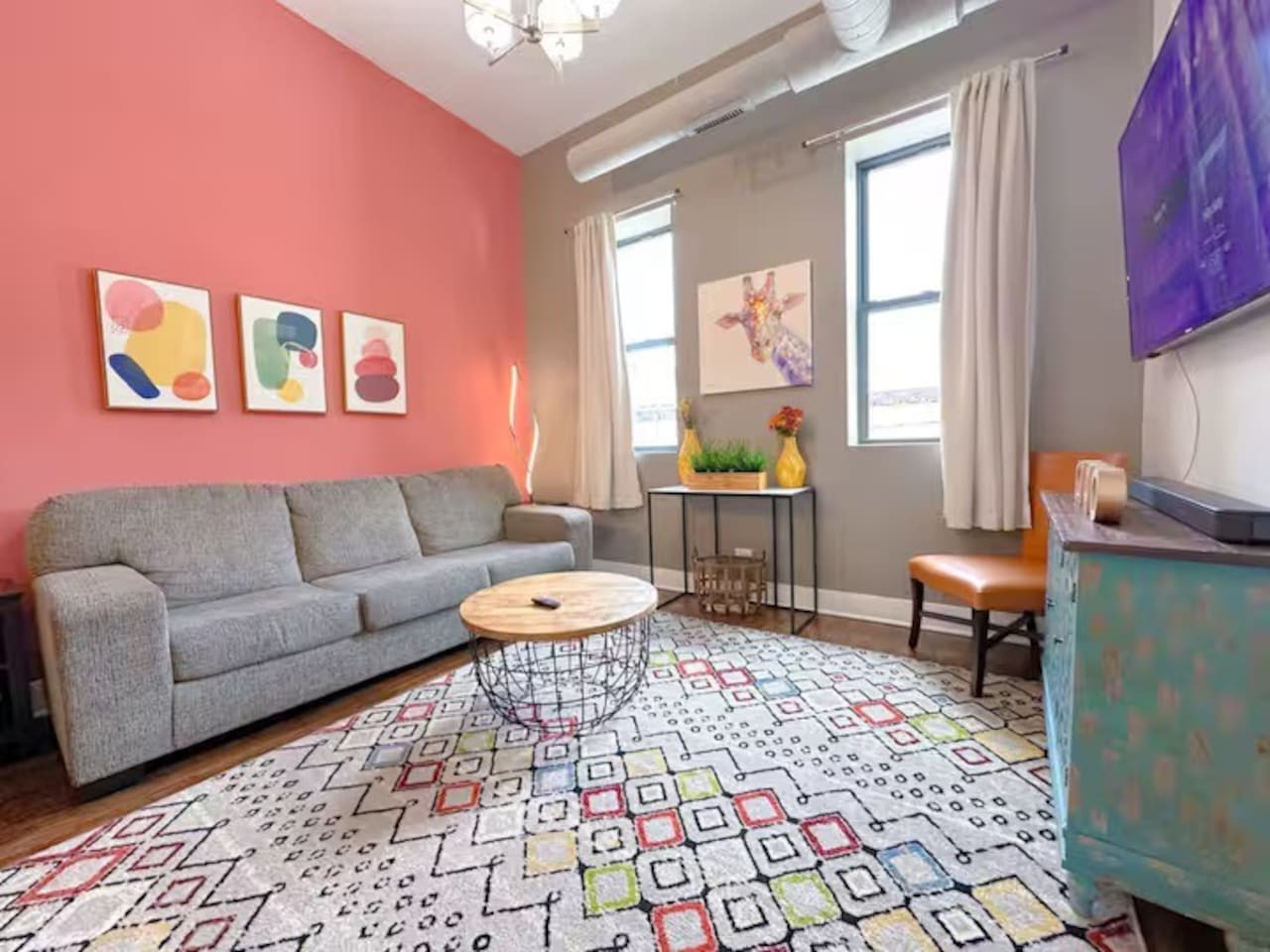 Smoke Ok 2BR Chicago Retreat | Near McCormick