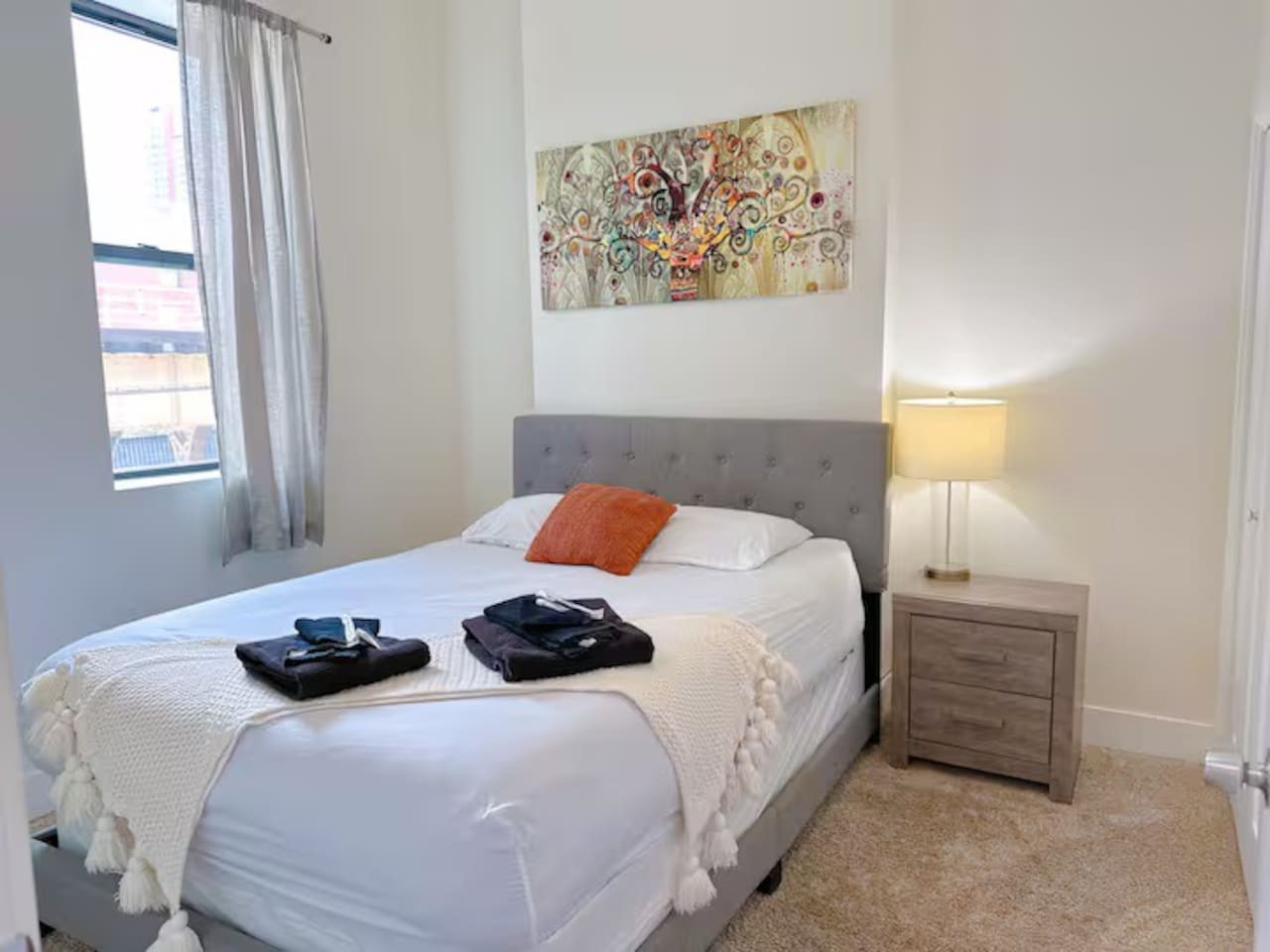 Smoke Ok 2BR Chicago Retreat | Near McCormick