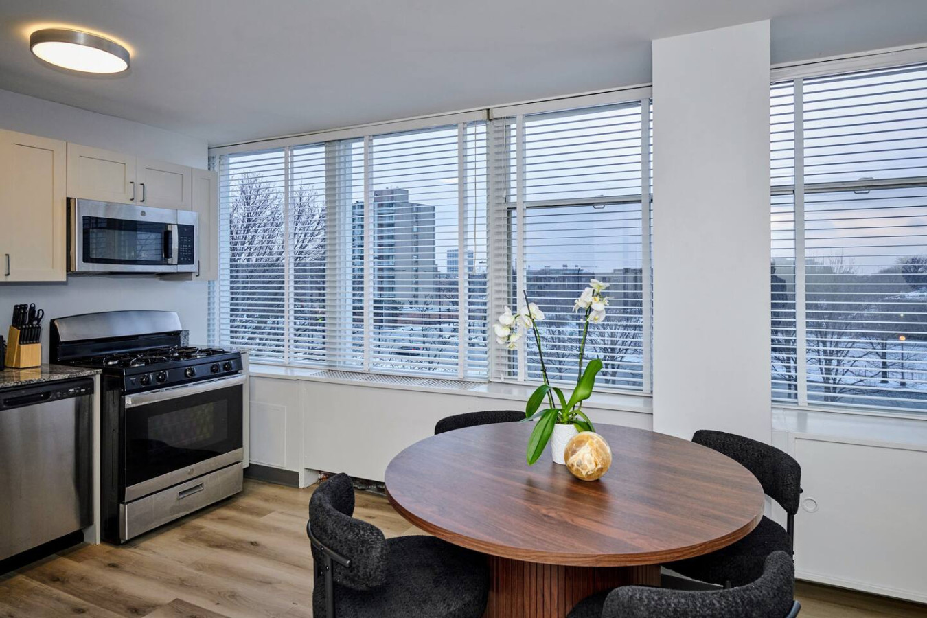 Perfect Group Stay 2BR City Views | Near McCormick