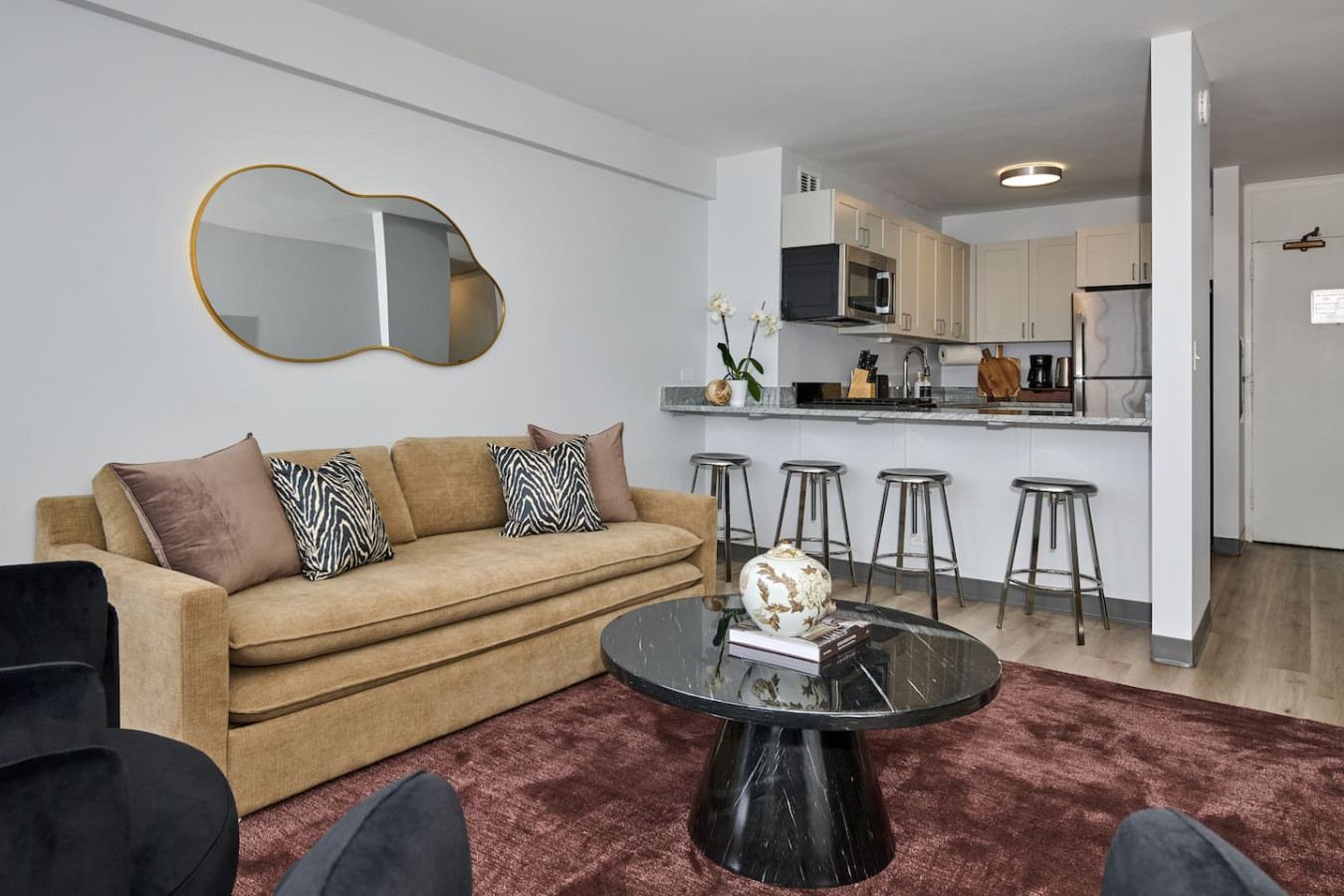 1BR Urban Retreat * Skyline Views