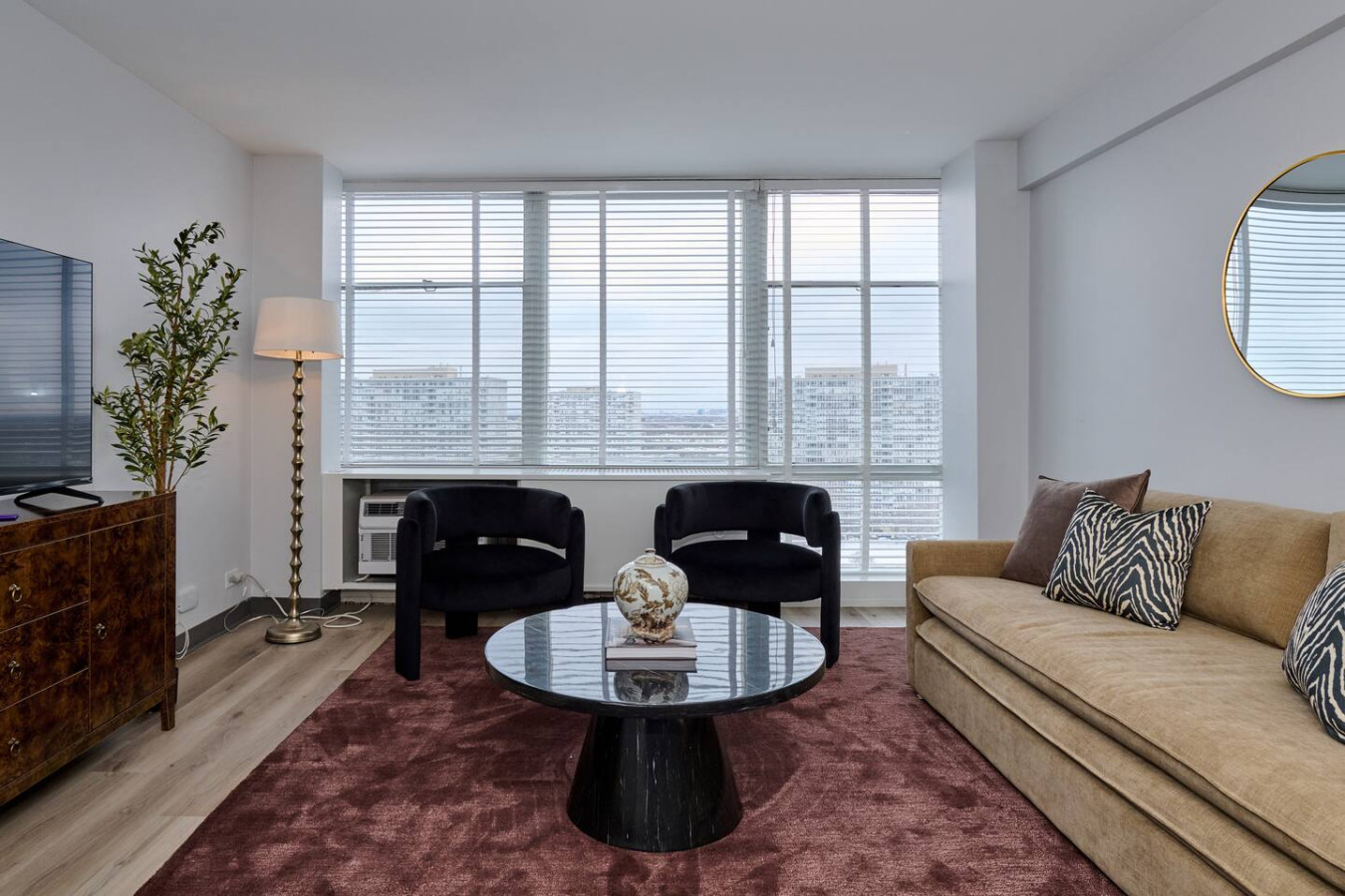 1BR Urban Retreat * Skyline Views