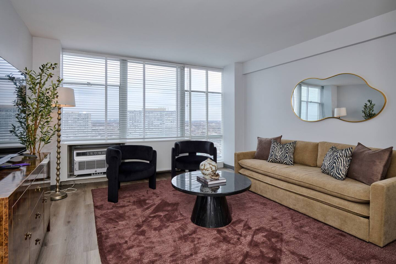 1BR Urban Retreat * Skyline Views