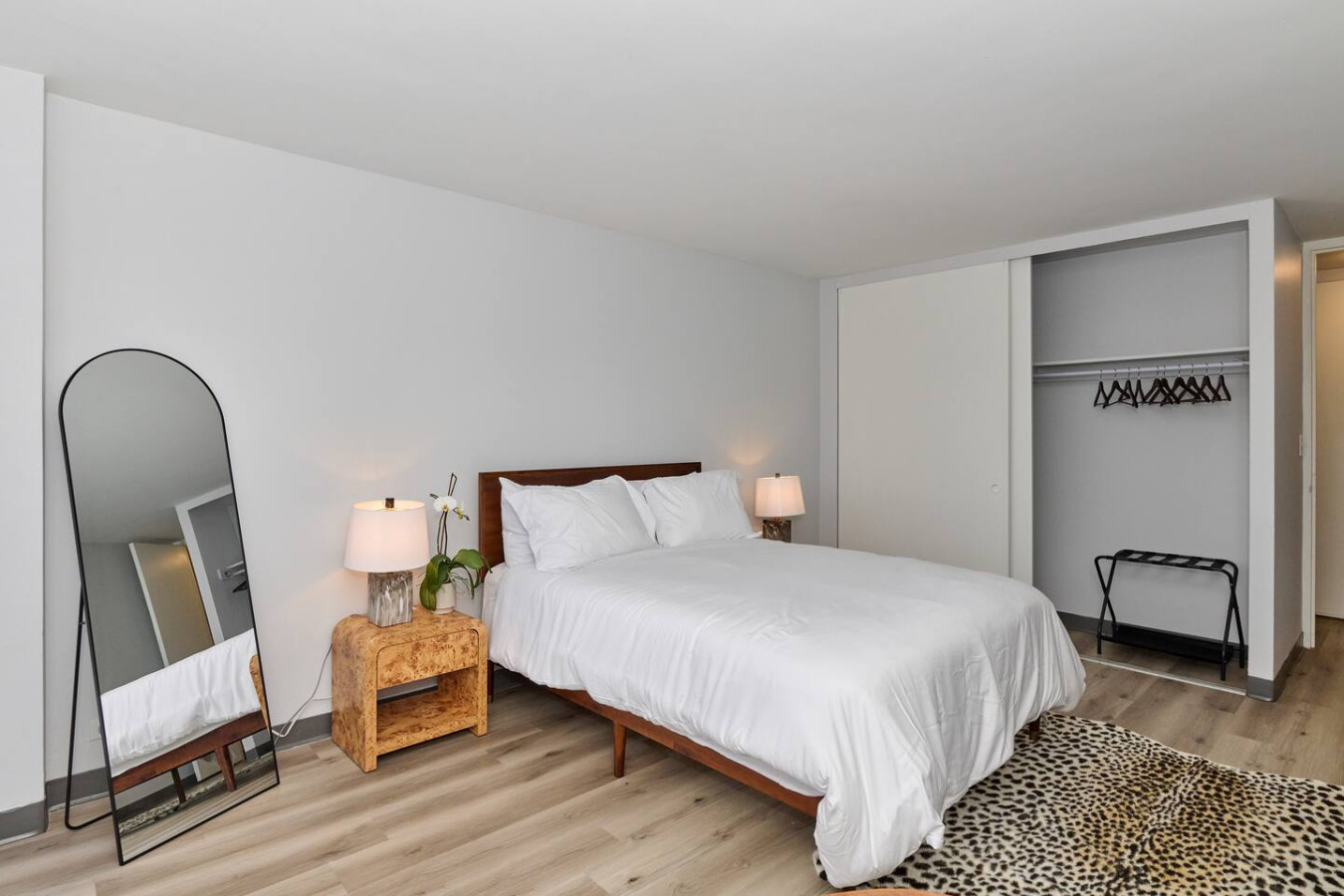 Skyline Views 1BR | Near Dunbar Park & Lake Meadows