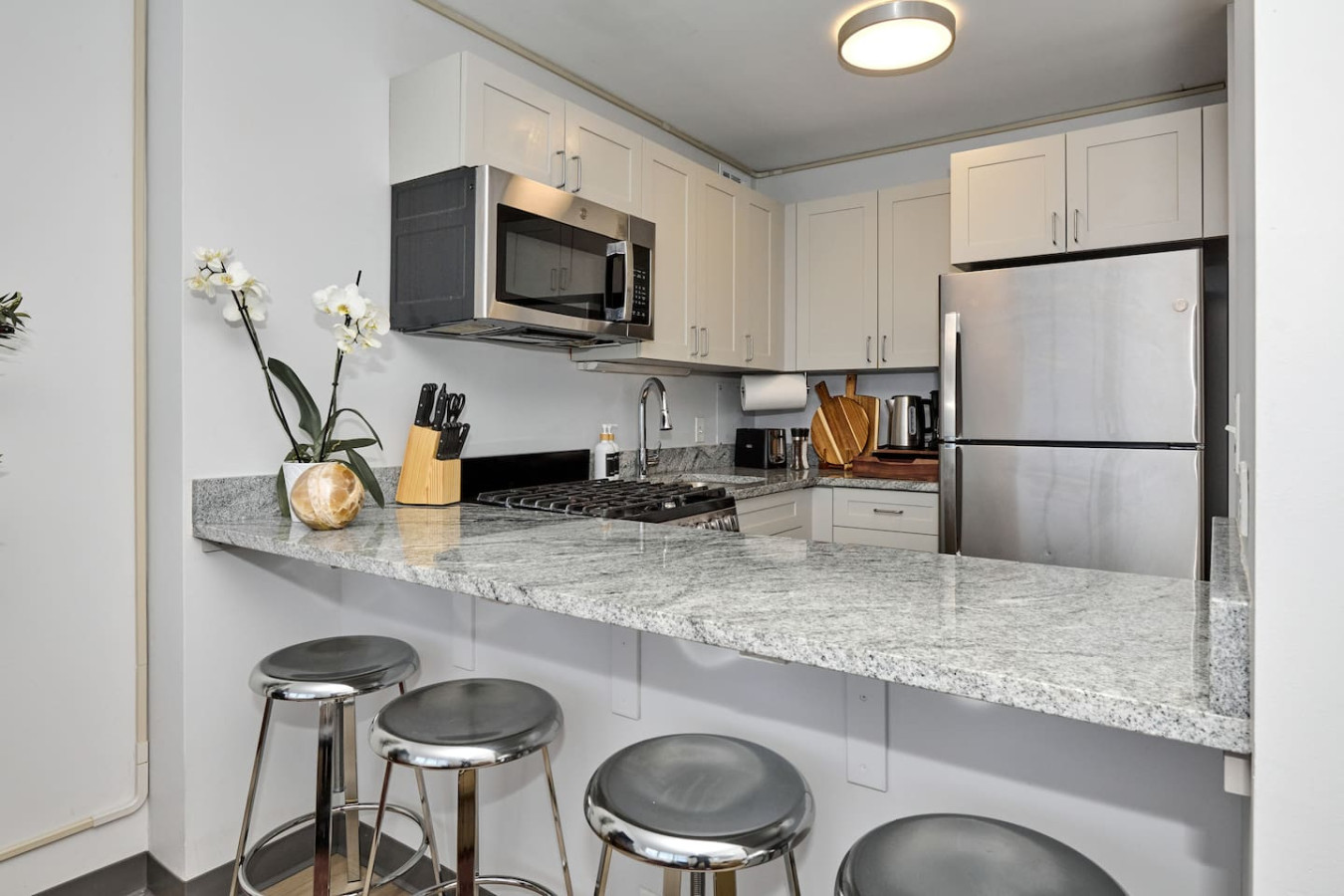 Modern Studio Near McCormick * Close to Downtown