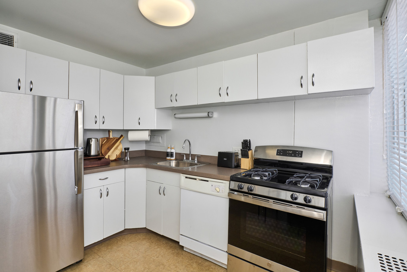 Spacious 3BR Sleeps 8 * 5 Min to McCormick + Gym + Rooftop