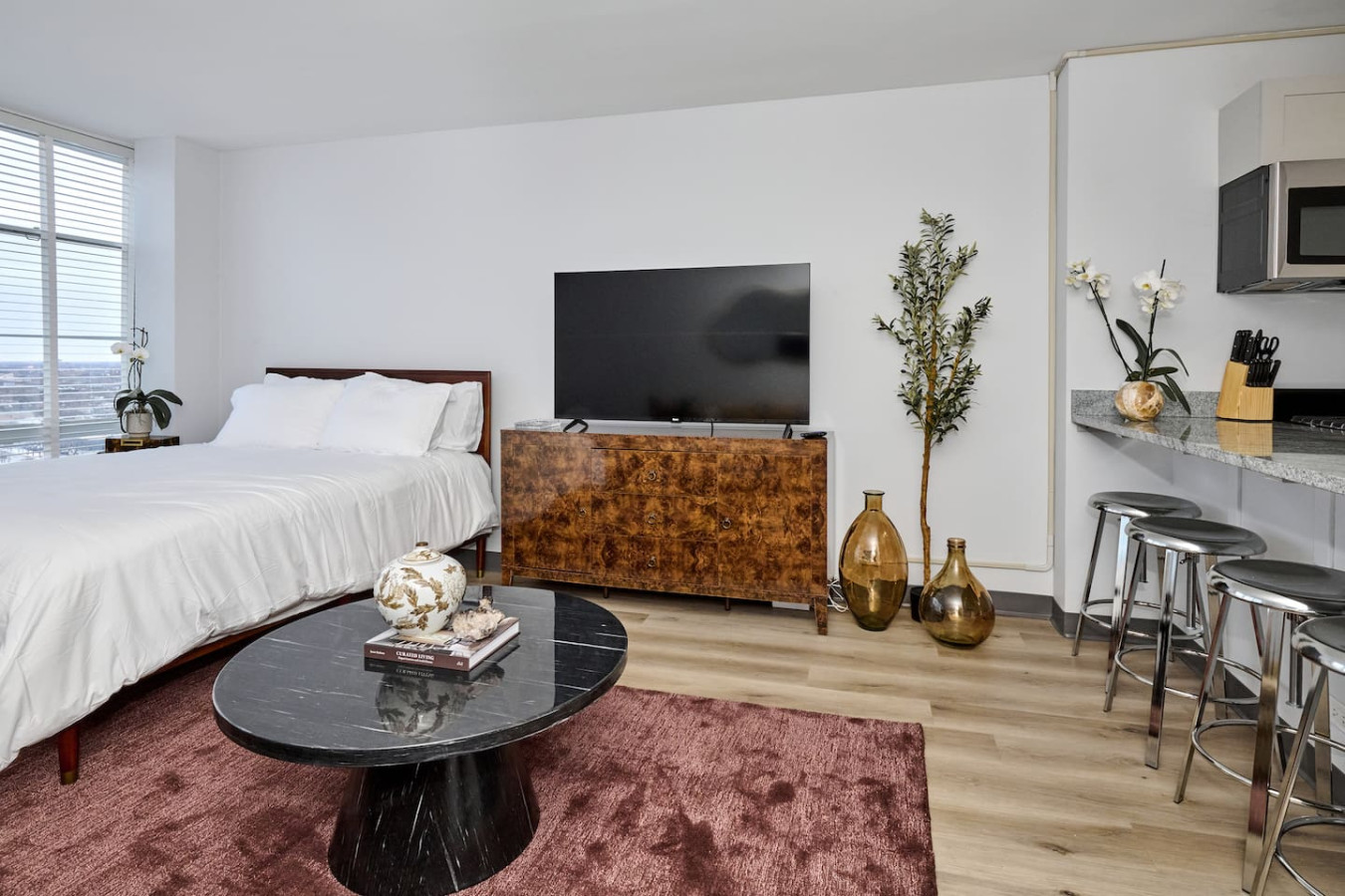 Modern Studio Near Mccormick *Gym & Rooftop - Chicago, IL