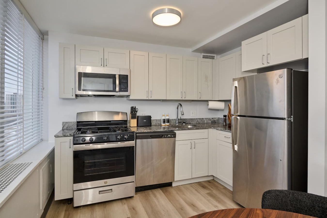 Comfortable 3BR * Near McCormick + City Views