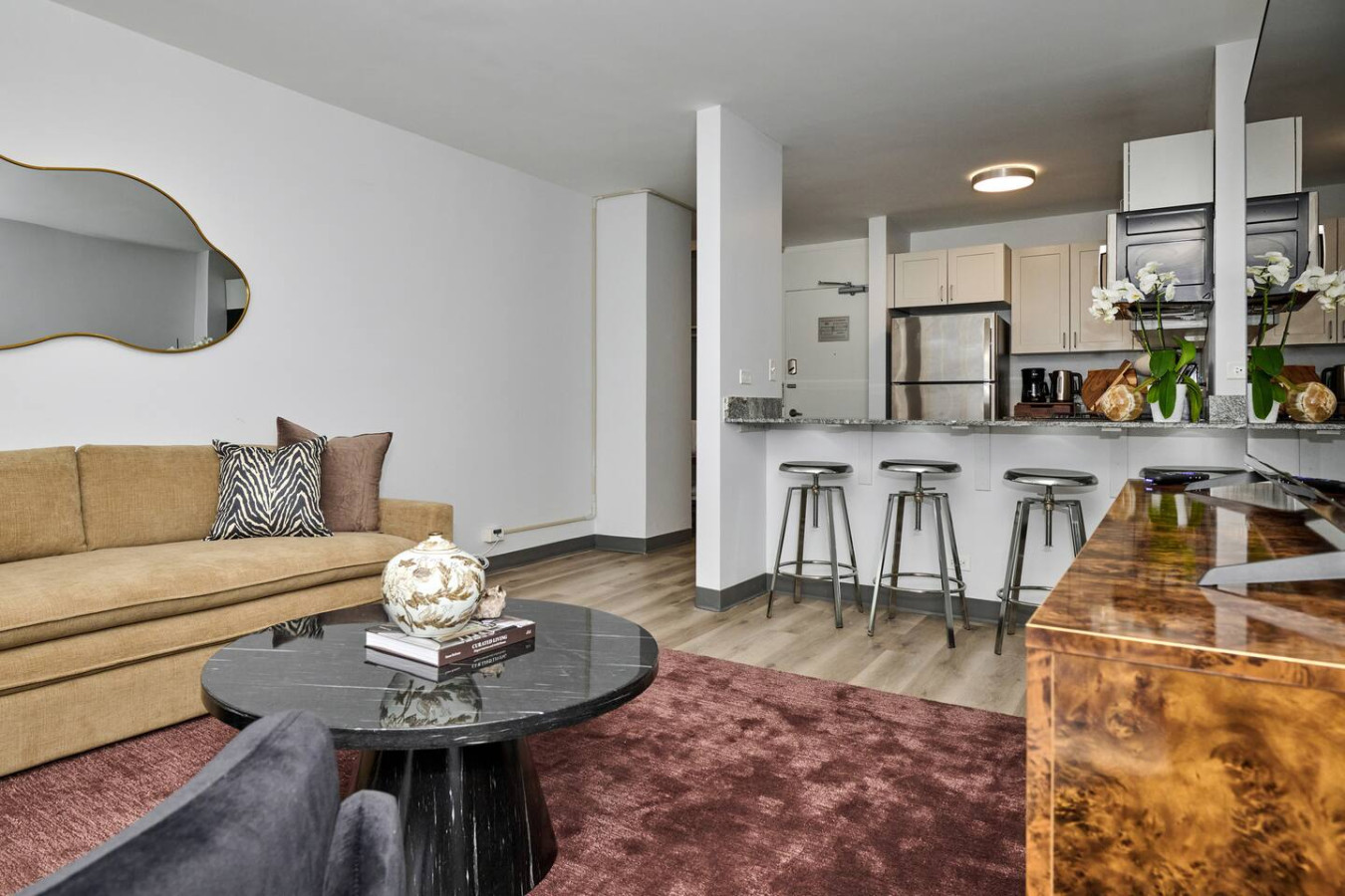 City View 1 Bedroom Apartment * Gym + Rooftop