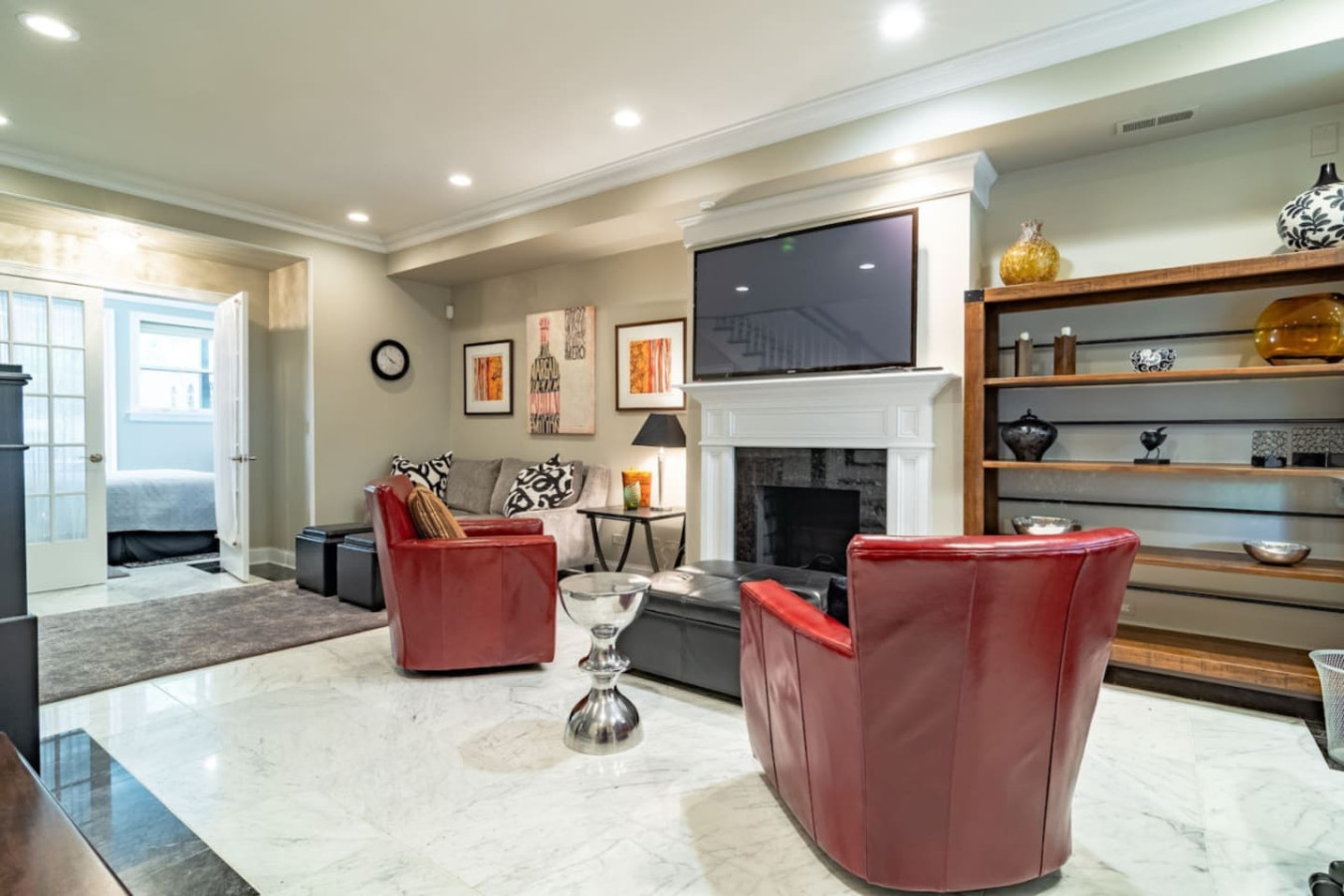Luxury 4BR 4-Story Chicago Villa Prime Gold Coast