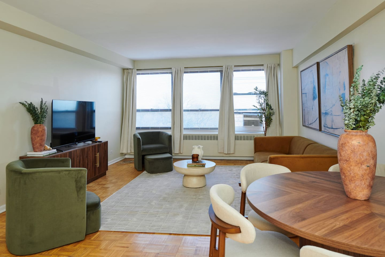 Lakeview Retreat 55” TVs * Lake Views + Walk to Lake