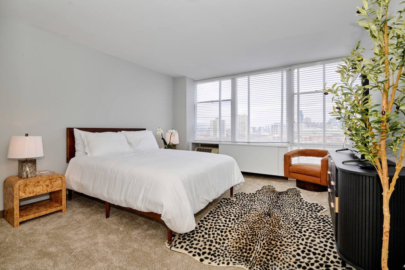 Spacious 3BR * Near Mccormick + City View