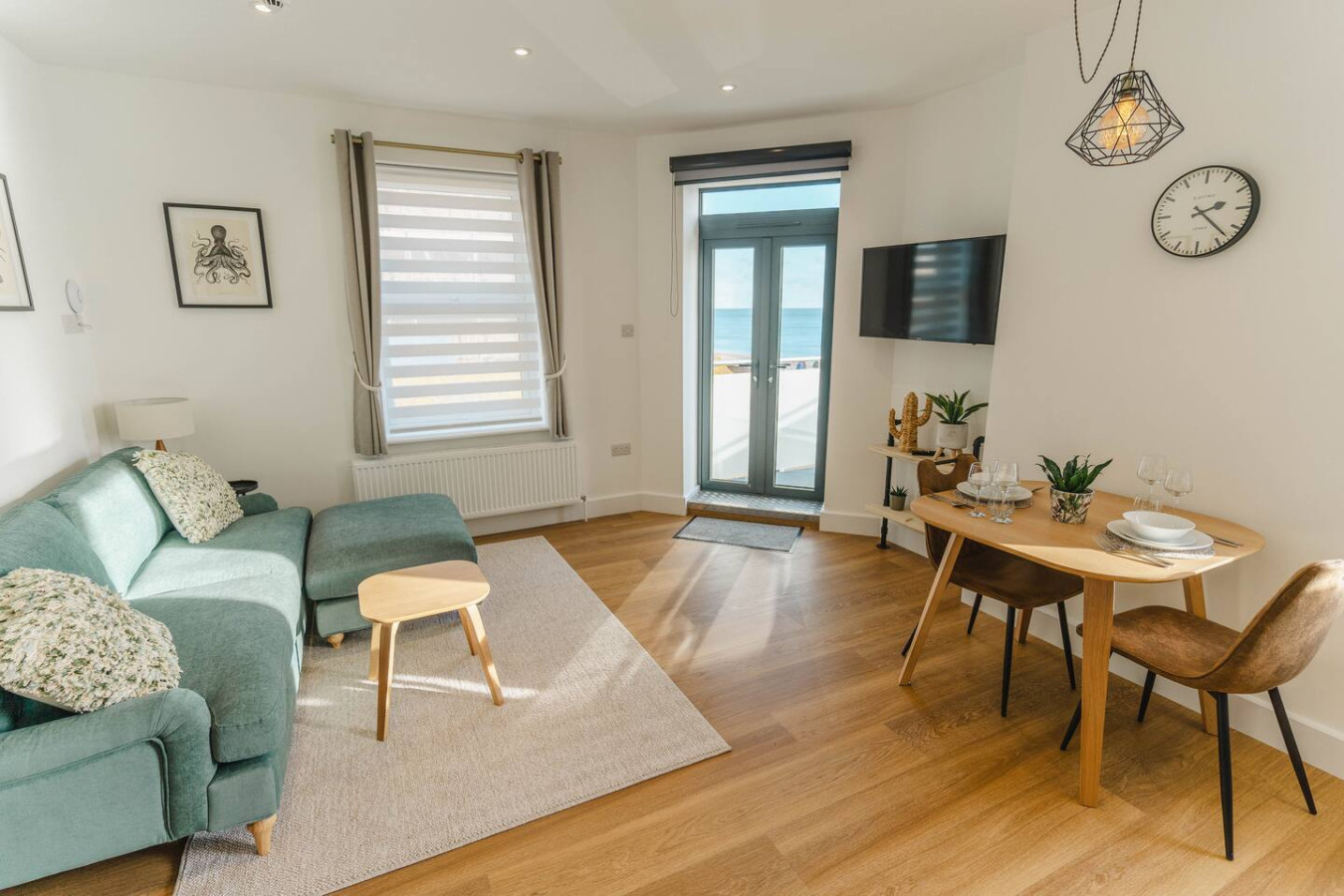 Stunning Seaside Escape - Seaton.
