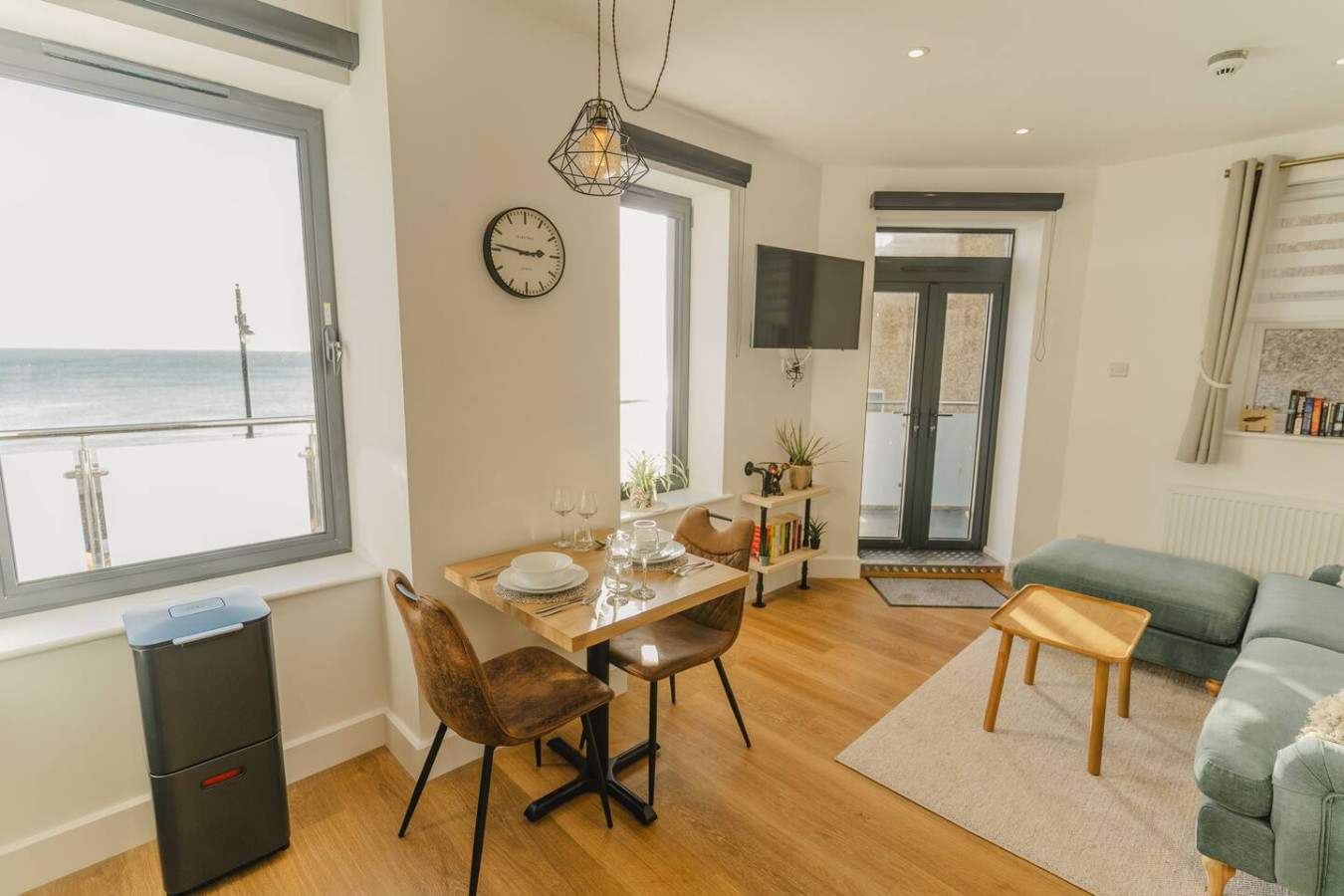 Luxury Holiday Apartment - Seaton
