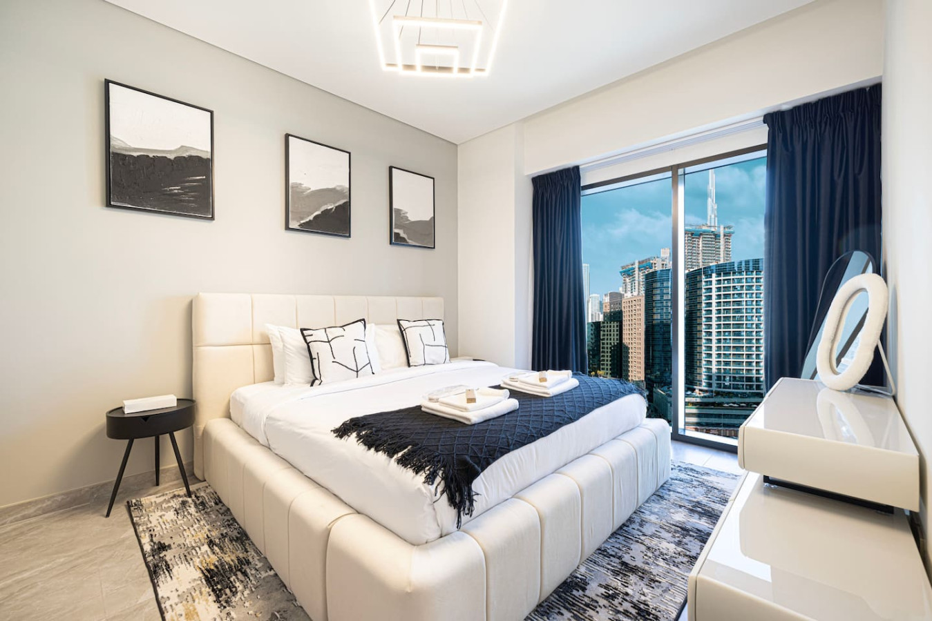 Luxury 3 Bed | 8 mins from Dubai Mall photo