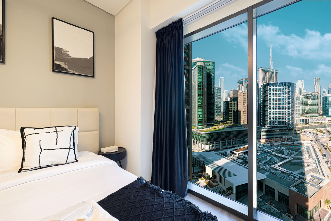 Luxury 3 Bed | 8 mins from Dubai Mall photo