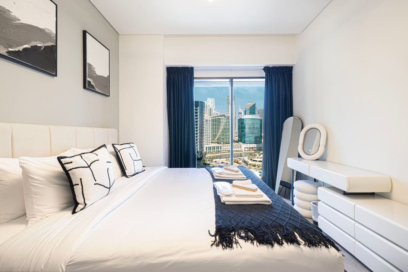 Luxury 3 Bed | 8 mins from Dubai Mall photo